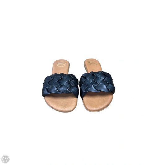 Sandals Flats By Cmc In Black, Size: 10