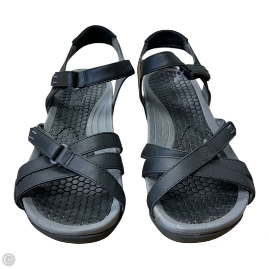 Sandals Sport By Bare Traps In Black & Grey, Size: 7.5