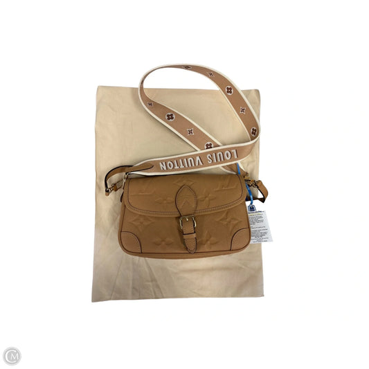Crossbody Luxury Designer By Louis Vuitton, Size: Small