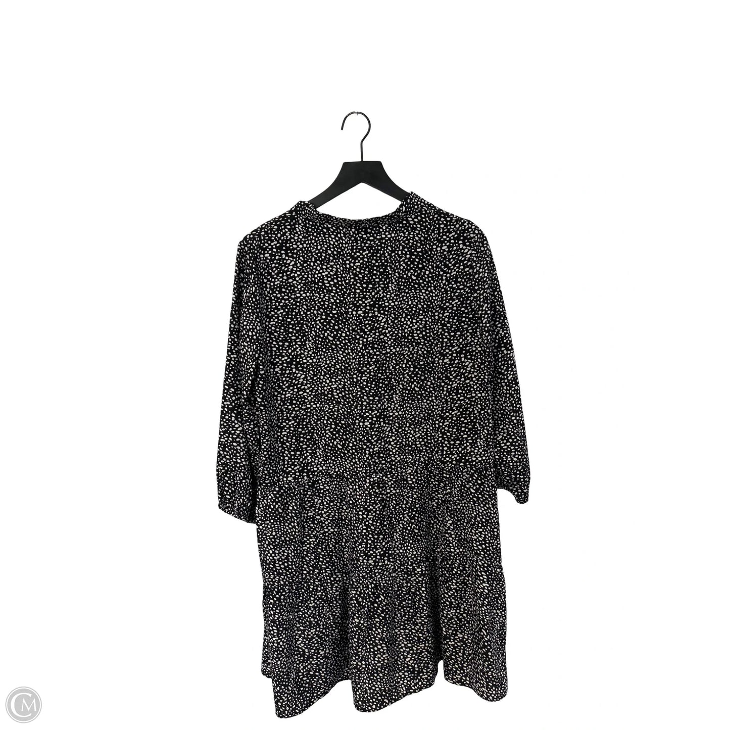 Dress Casual Short By Clothes Mentor In Black & White, Size: L