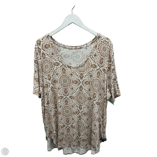 Top Short Sleeve By Maurices In Brown, Size: 2x