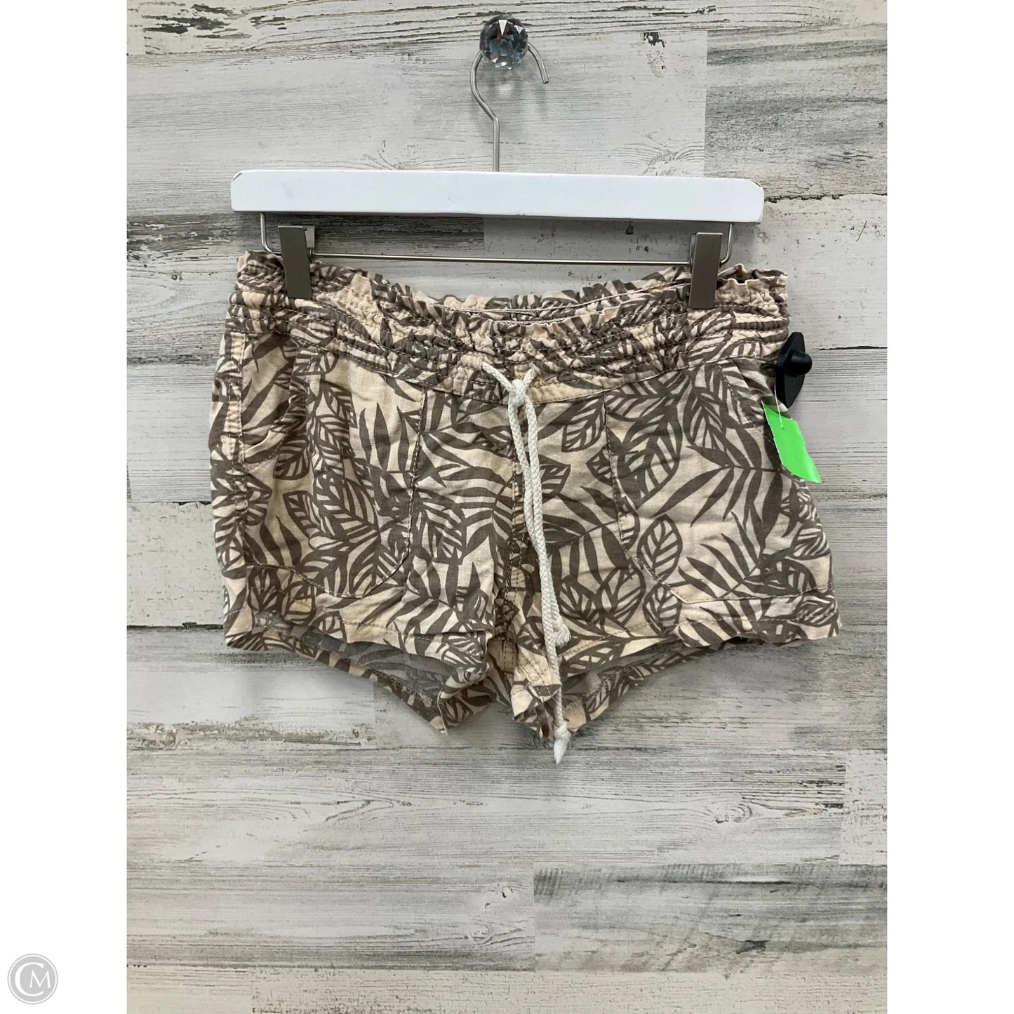 Shorts By Clothes Mentor In Cream & Tan, Size: 4