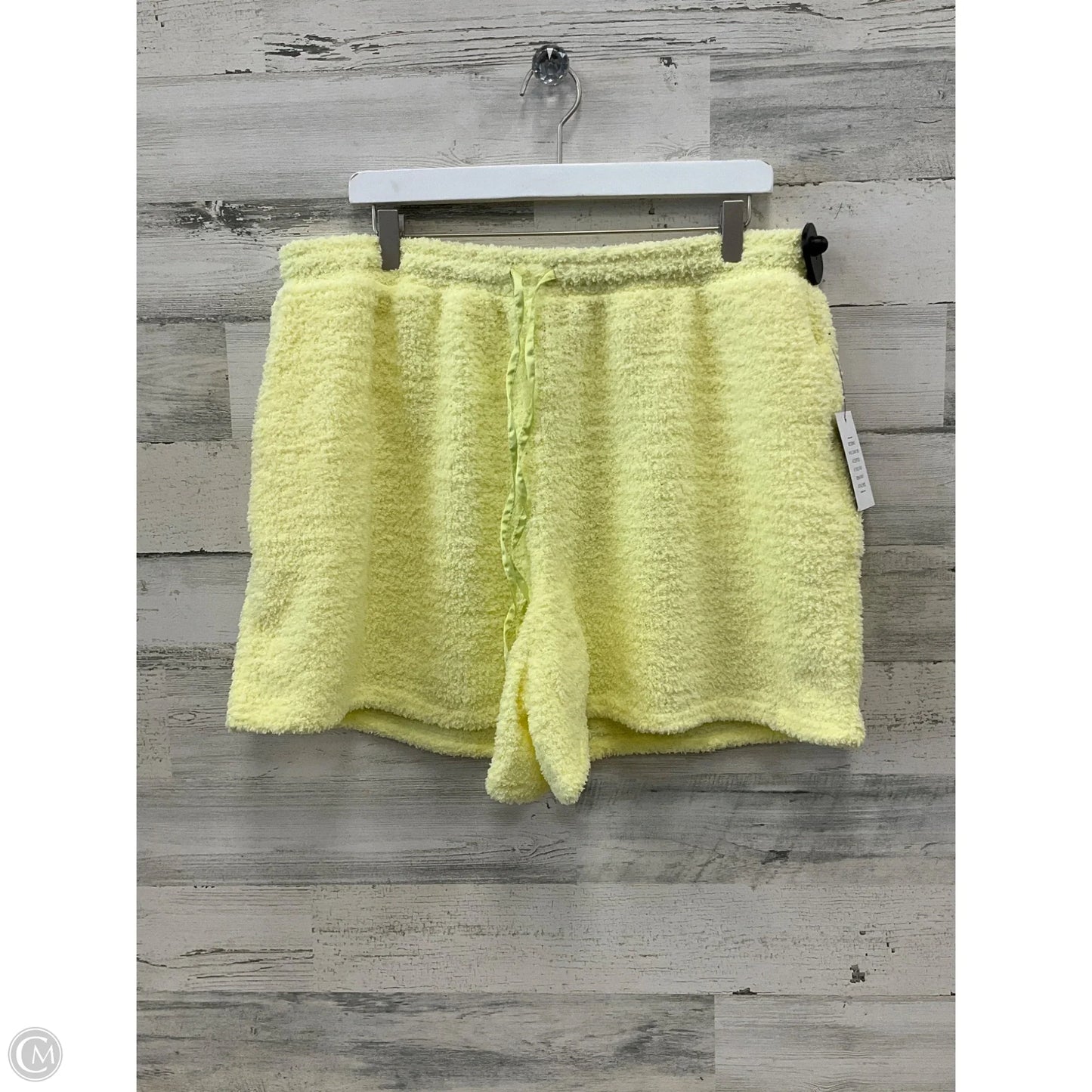 Shorts By Clothes Mentor In Yellow, Size: 16