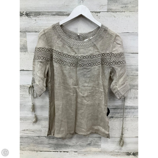 Top Short Sleeve By Clothes Mentor In Tan, Size: S