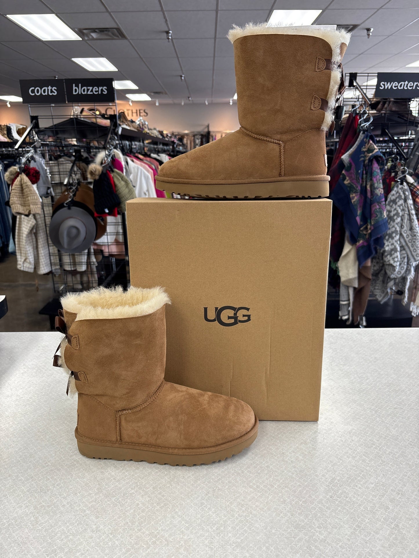 BOOTS DESIGNER by UGG In TAN, Size: 9