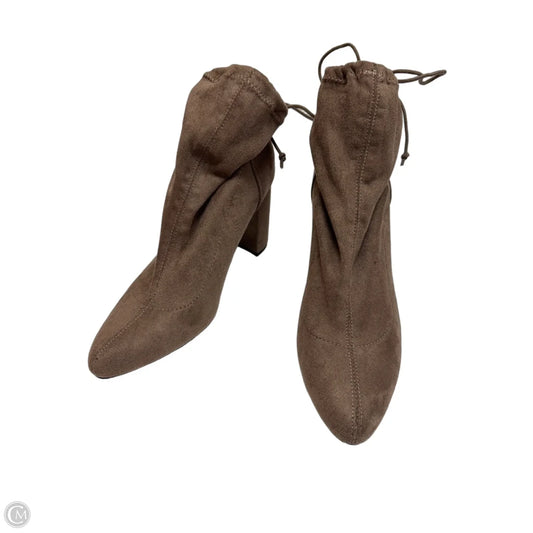 Boots Ankle Heels By Clothes Mentor In Brown, Size: 9