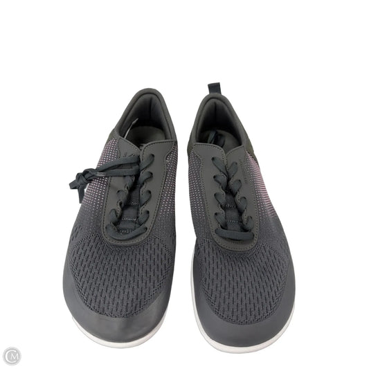 Shoes Athletic By Clothes Mentor In Grey, Size: 9