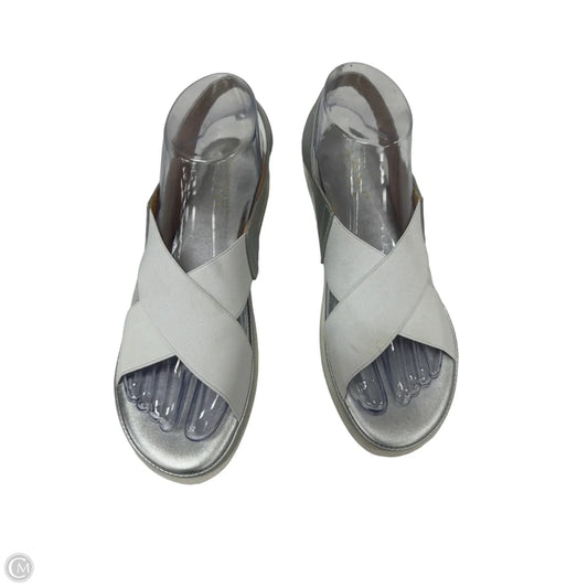 Sandals Flats By Clothes Mentor In Silver, Size: 7