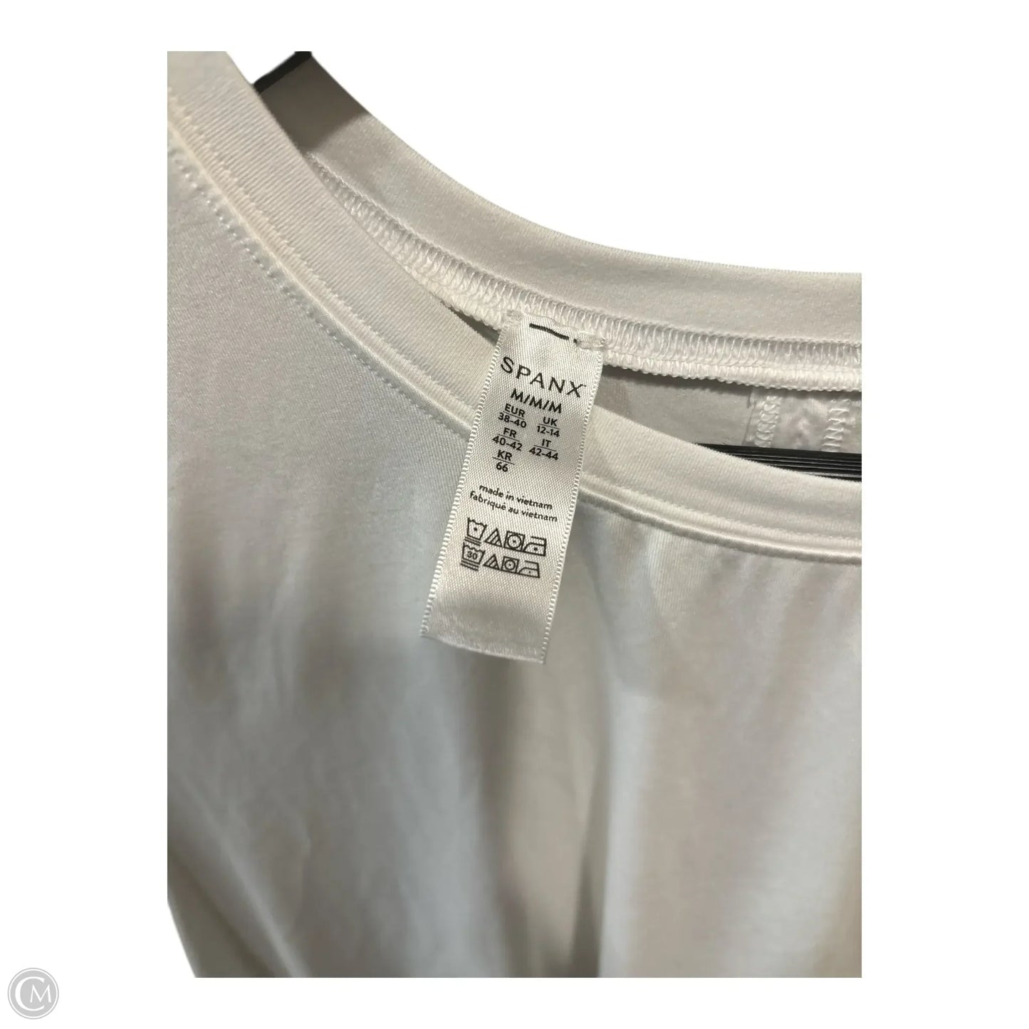 Athletic Top Long Sleeve Crewneck By Spanx In White, Size: M