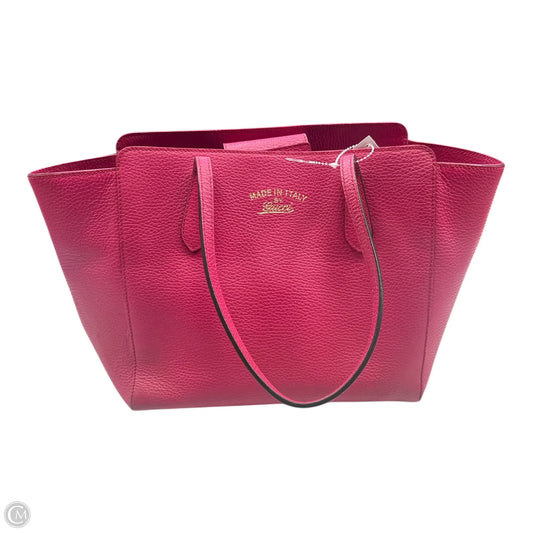 Handbag Luxury Designer By Gucci, Size: Medium