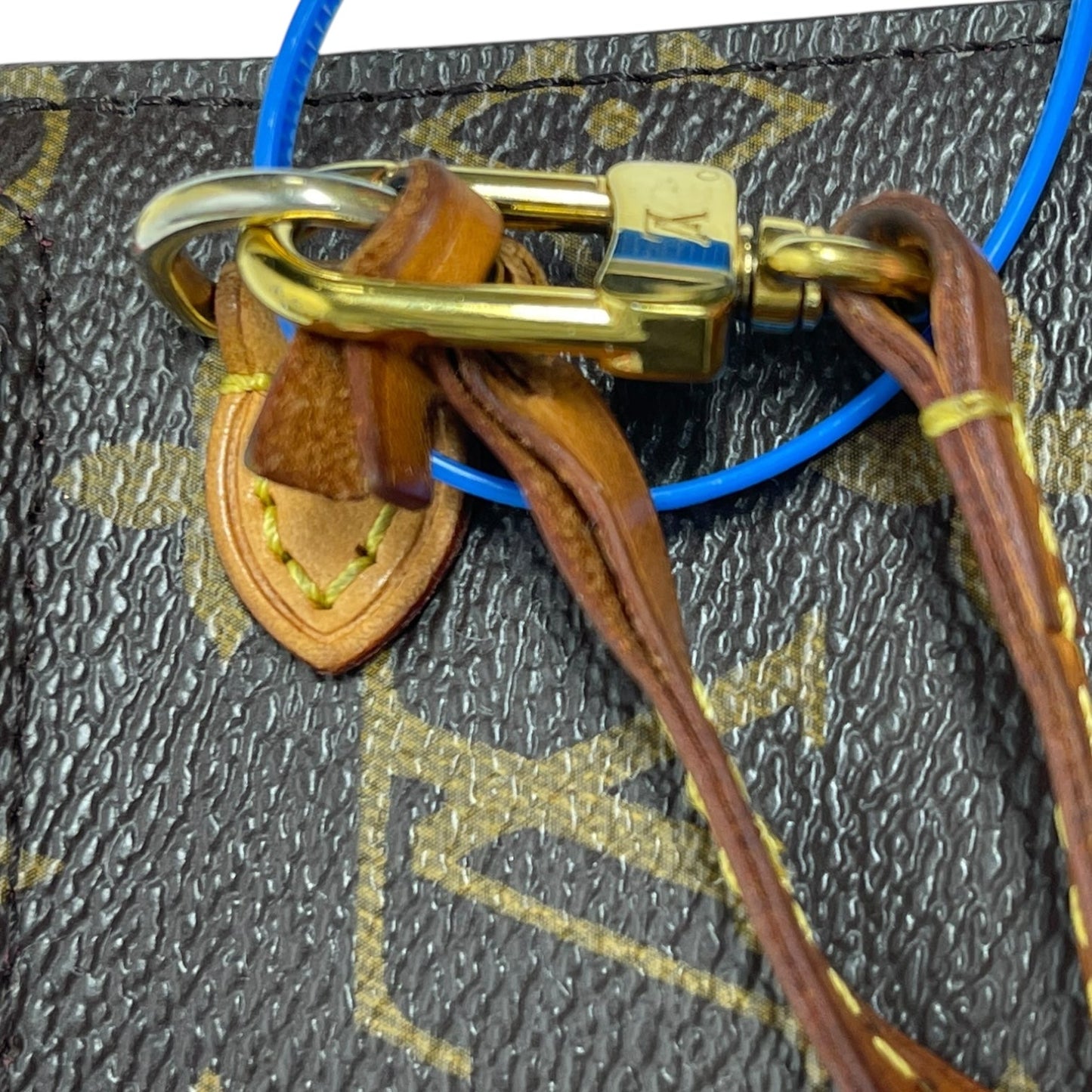 Wristlet Luxury Designer By Louis Vuitton, Size: Medium