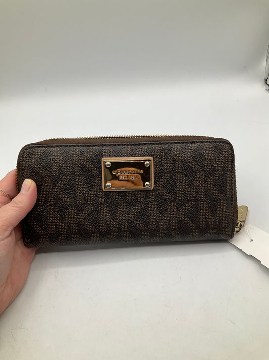 WALLET DESIGNER by MICHAEL KORS In BROWN, Size: MEDIUM