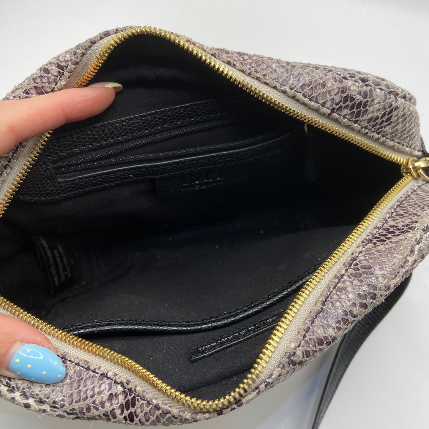 Crossbody Leather By Clothes Mentor, Size: Medium
