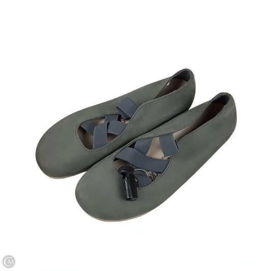 Shoes Flats By Birkenstock In Grey, Size: 8 (39)