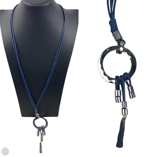 Necklace Charm By Clothes Mentor