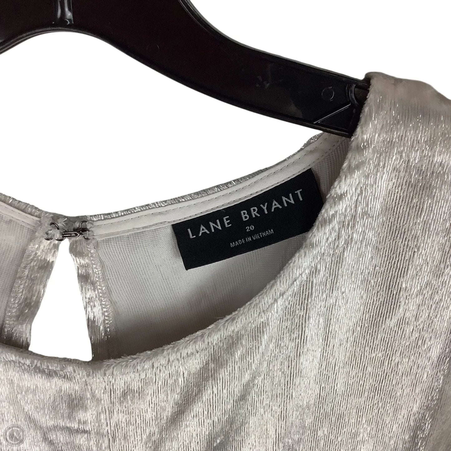 Top Short Sleeve By Lane Bryant In Silver, Size: 20