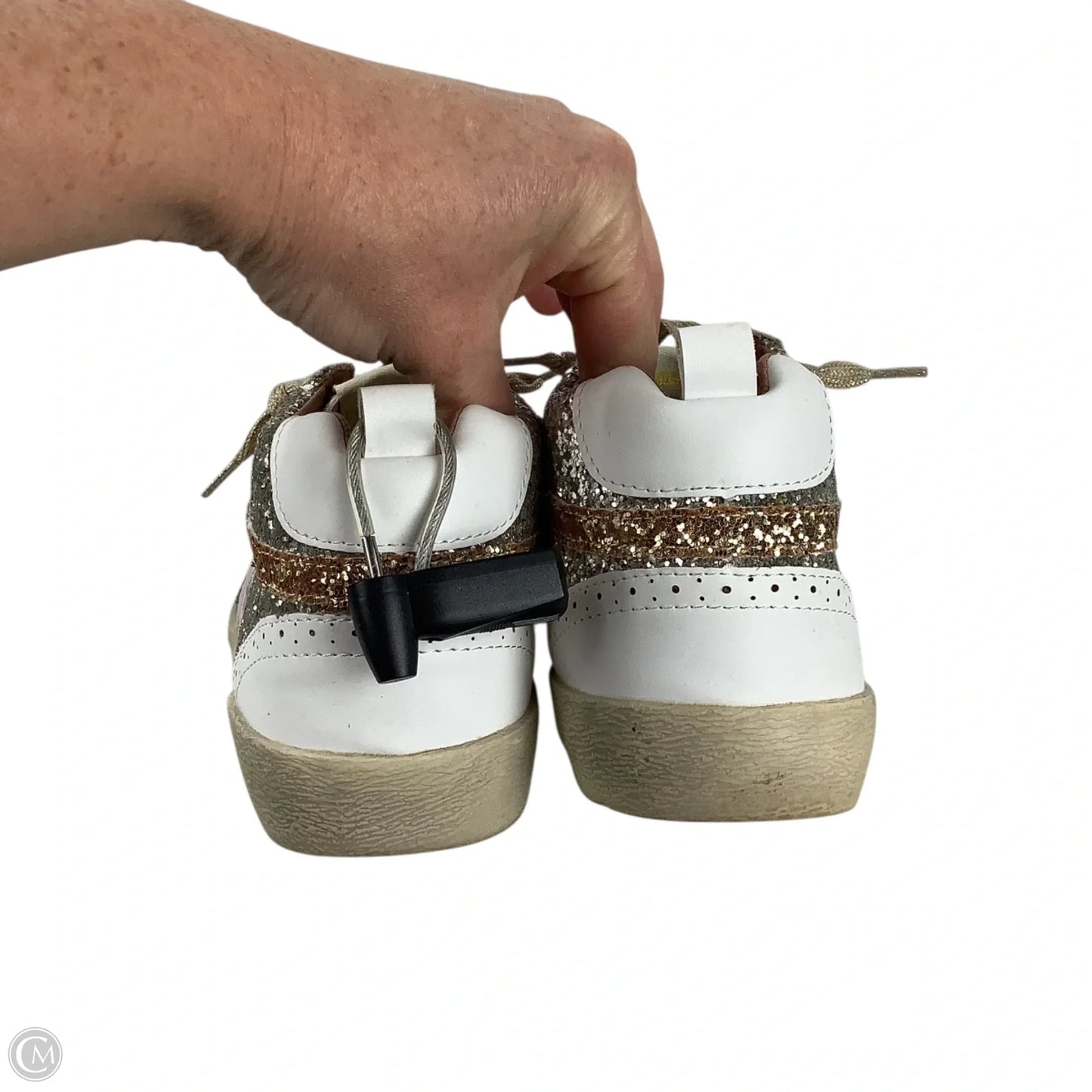Shoes Sneakers By Clothes Mentor In Tan, Size: 6.5