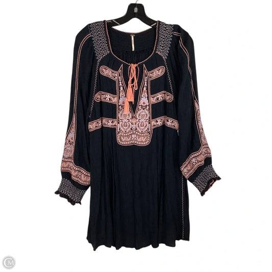 Dress Casual Short By Free People In Black & Pink, Size: S