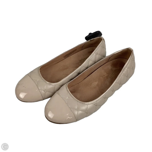 Shoes Flats By Vionic In Tan, Size: 9.5