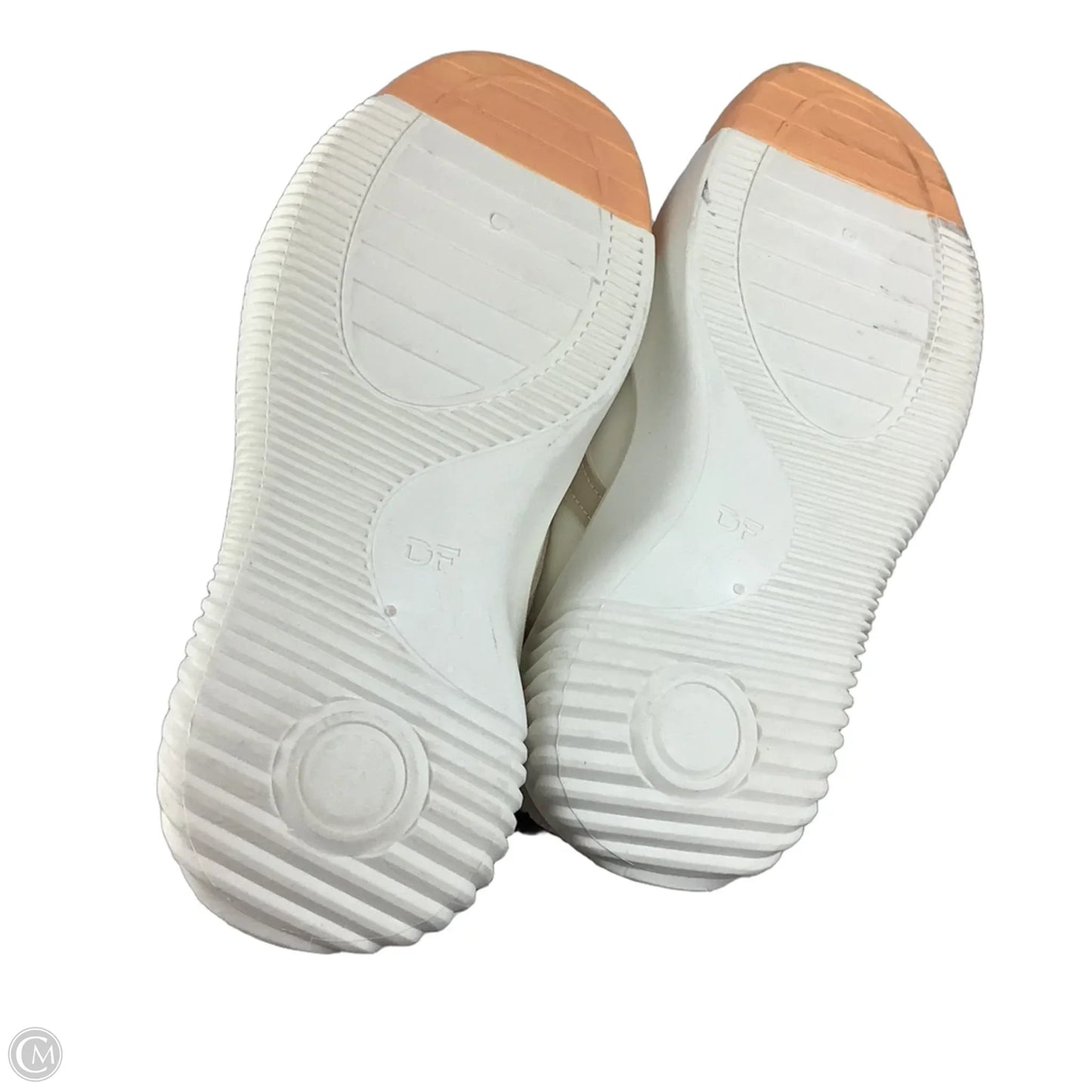 Shoes Sneakers By Clothes Mentor In Cream, Size: 7.5