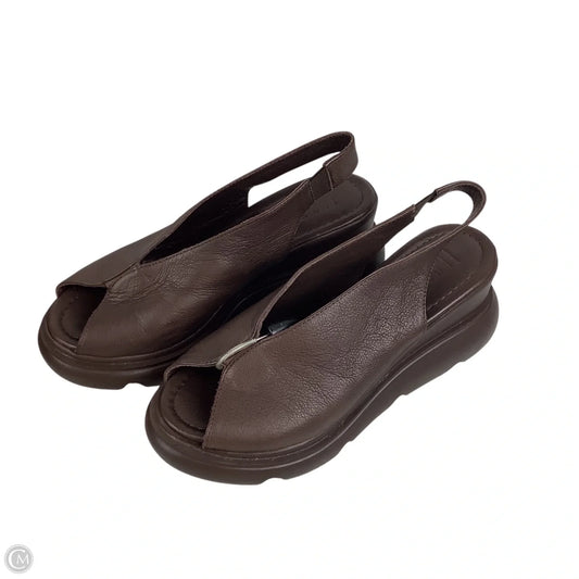 Sandals Heels Platform By Clothes Mentor In Brown, Size: 7.5 (38)