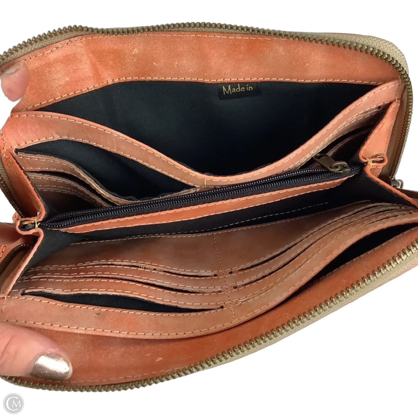 Wristlet Leather By Clothes Mentor, Size: Medium