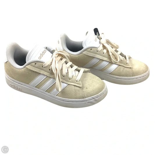 Shoes Sneakers By Adidas In Beige, Size: 7.5