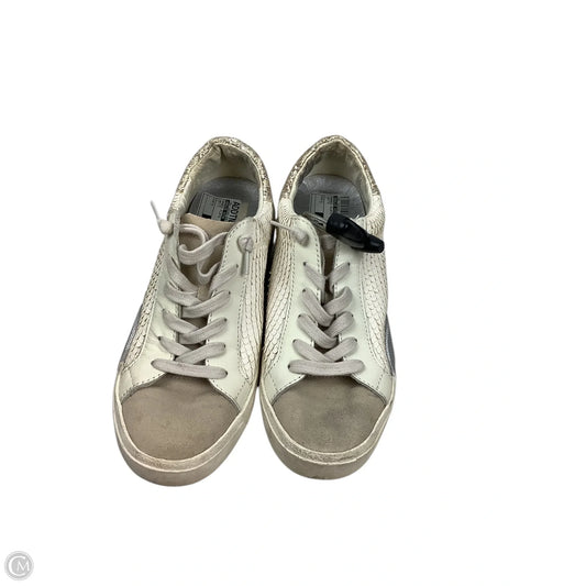Shoes Flats By Dolce Vita In White, Size: 7
