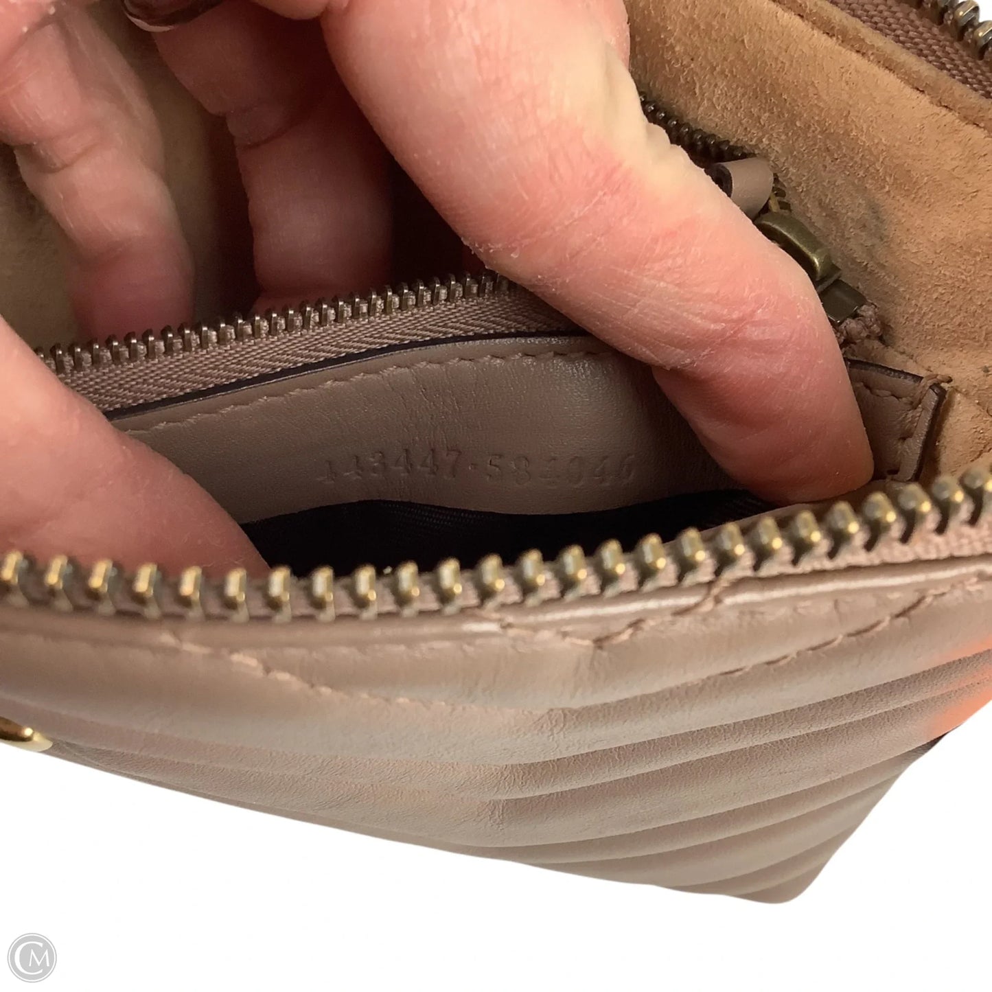 Crossbody Luxury Designer By Gucci, Size: Medium