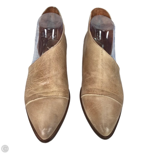 Shoes Flats By Free People In Tan, Size: 8