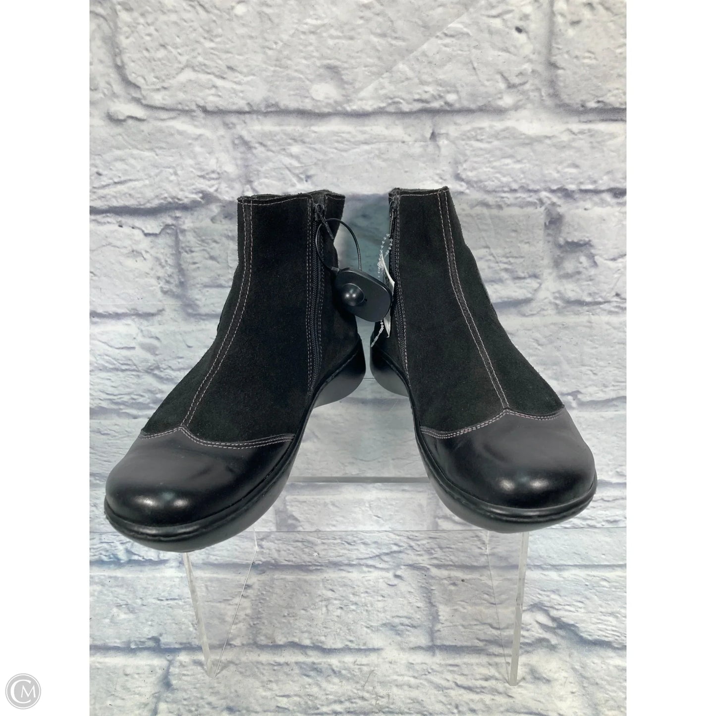 Boots Ankle Flats By Naot In Black, Size: 11