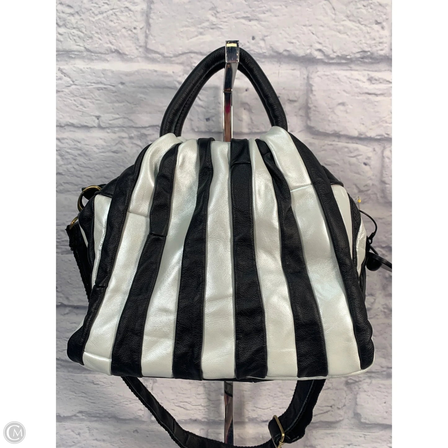 Crossbody Leather By Clothes Mentor, Size: Medium