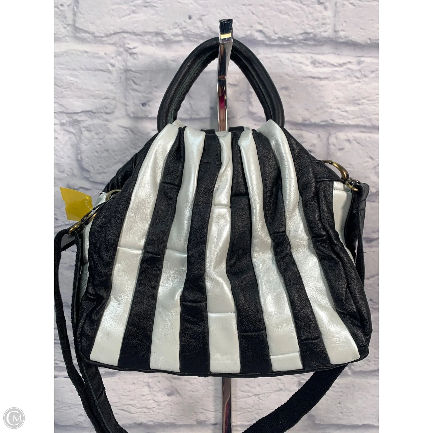 Crossbody Leather By Clothes Mentor, Size: Medium