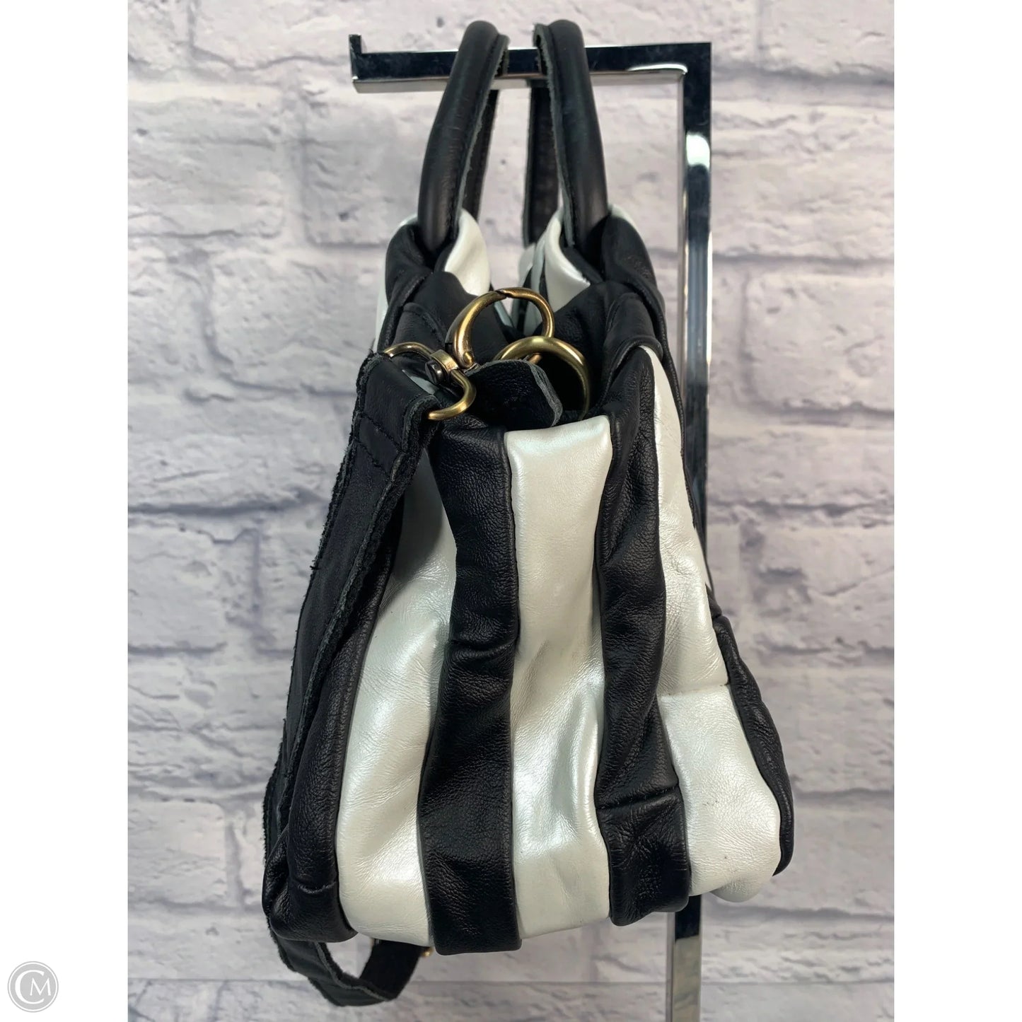 Crossbody Leather By Clothes Mentor, Size: Medium