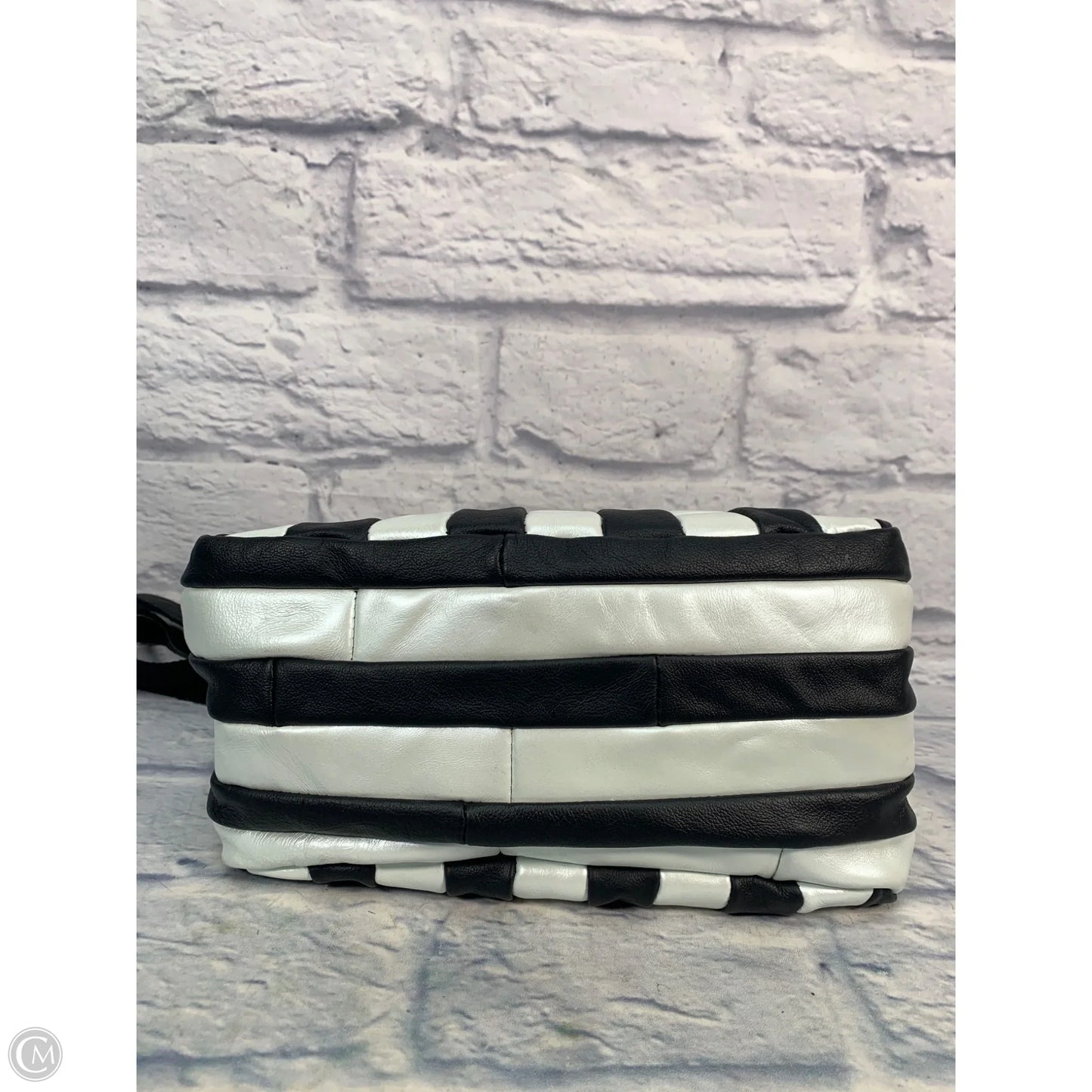 Crossbody Leather By Clothes Mentor, Size: Medium