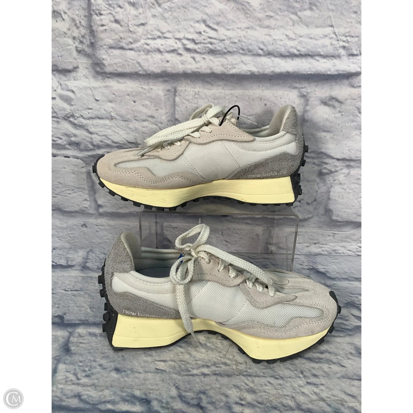 Shoes Sneakers By New Balance In Grey, Size: 6