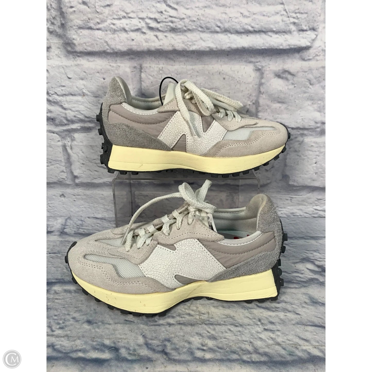 Shoes Sneakers By New Balance In Grey, Size: 6
