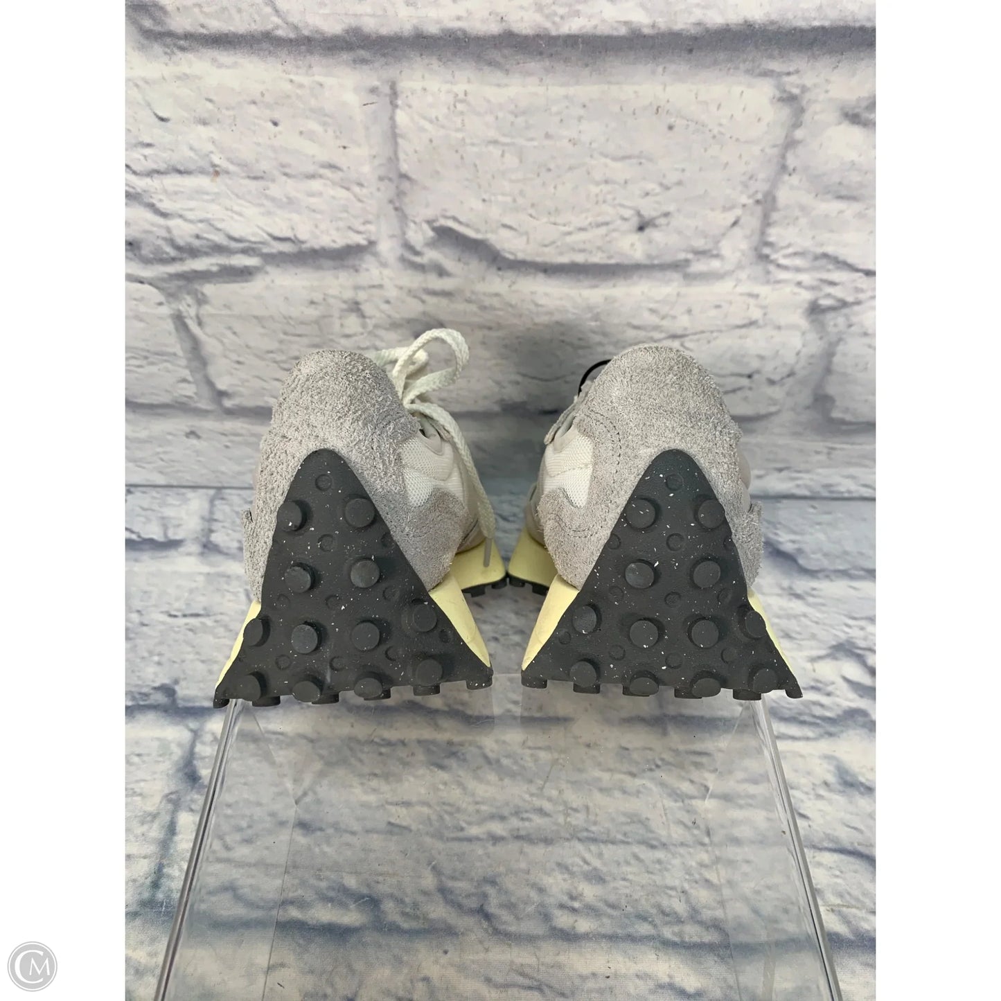 Shoes Sneakers By New Balance In Grey, Size: 6