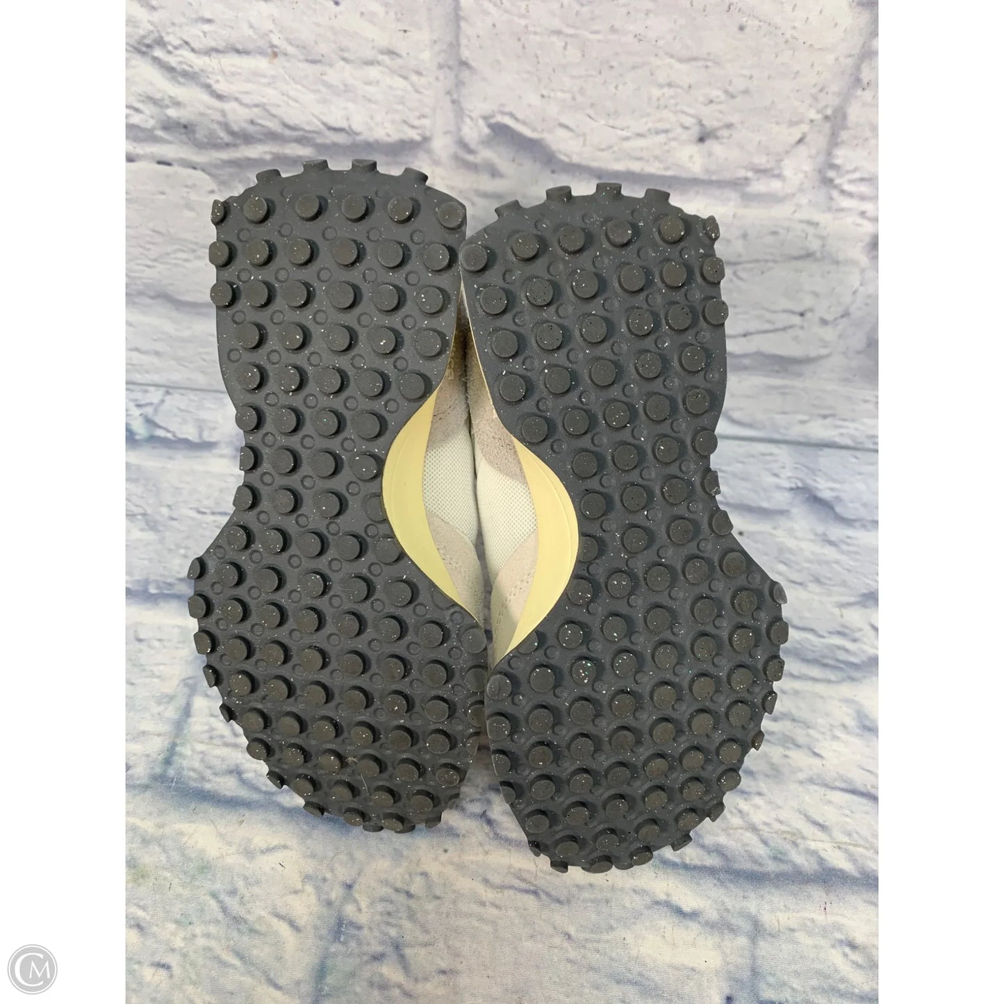 Shoes Sneakers By New Balance In Grey, Size: 6