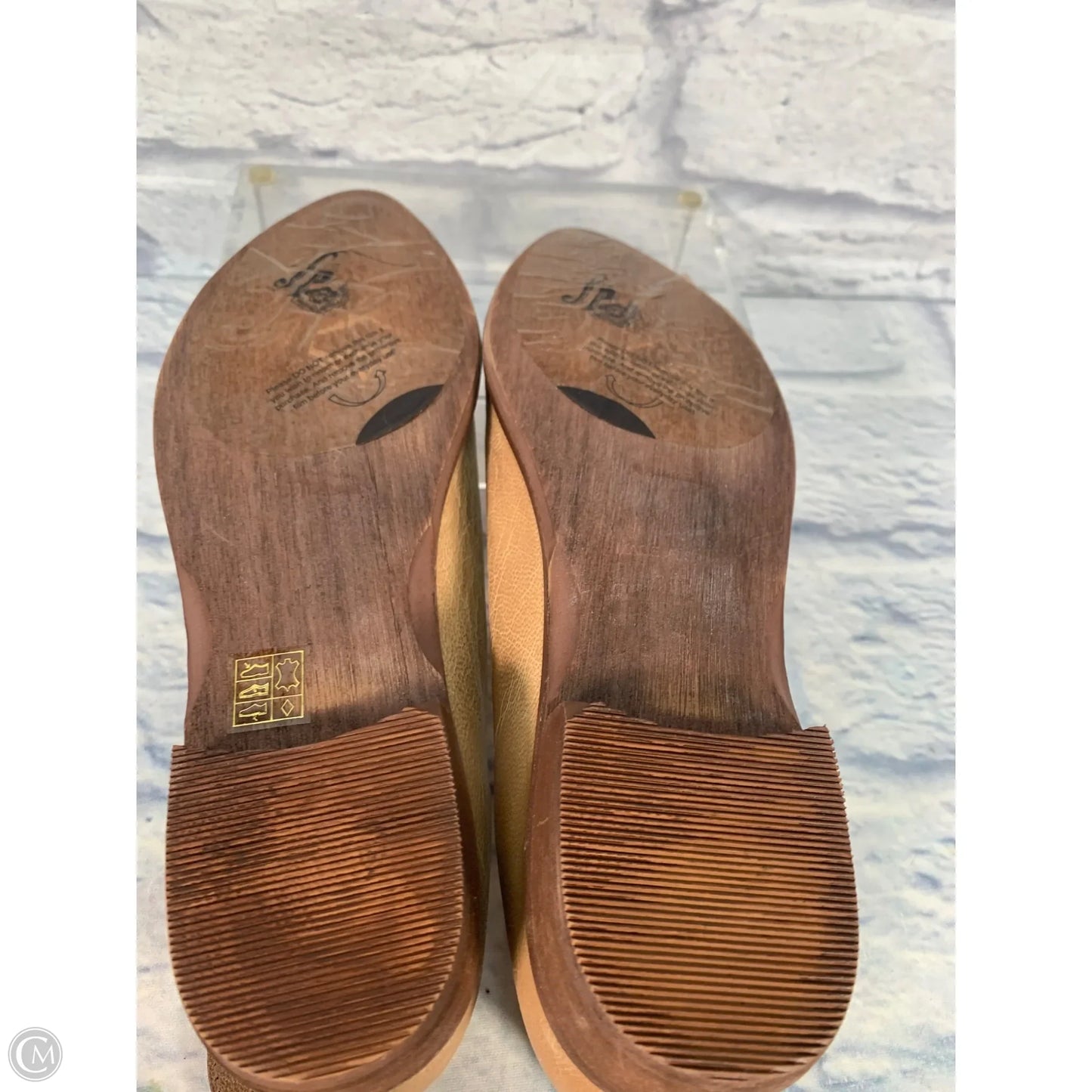 Shoes Flats By Free People In Brown, Size: 10.5