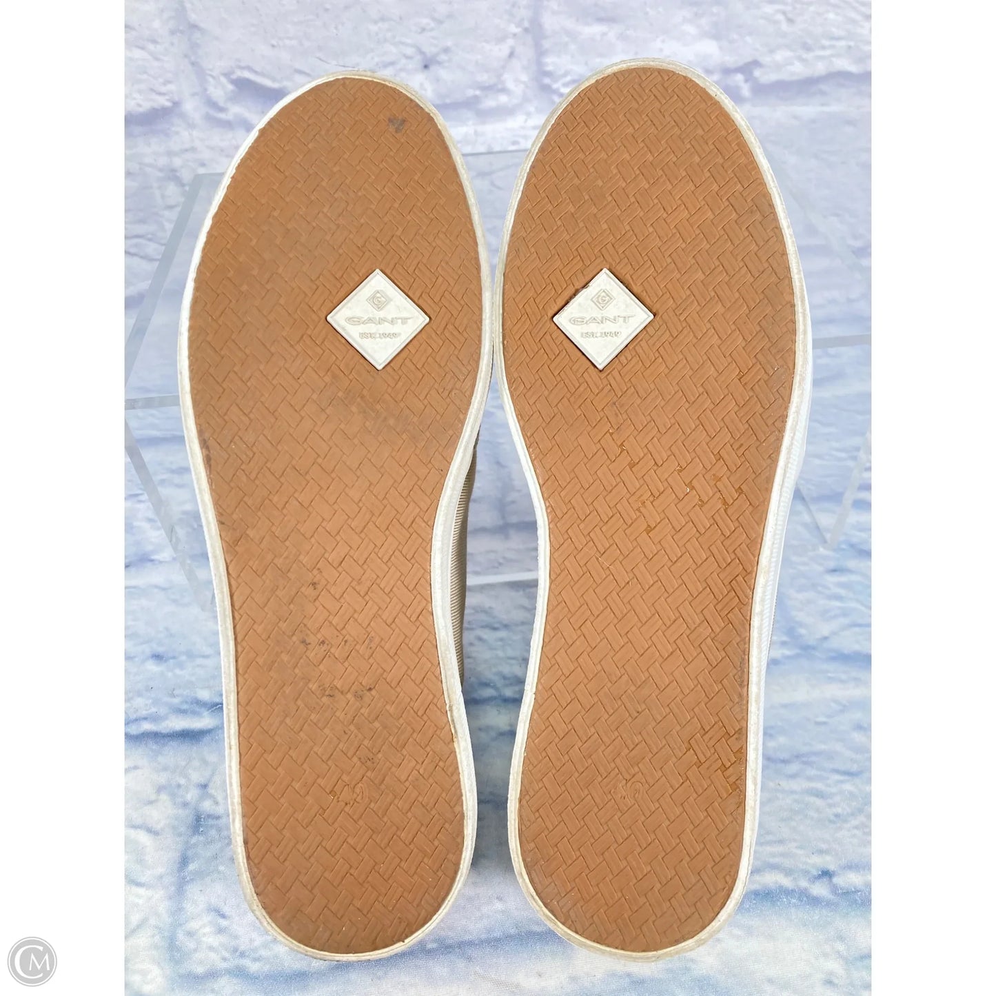 Shoes Sneakers By Clothes Mentor In Tan, Size: 8.5