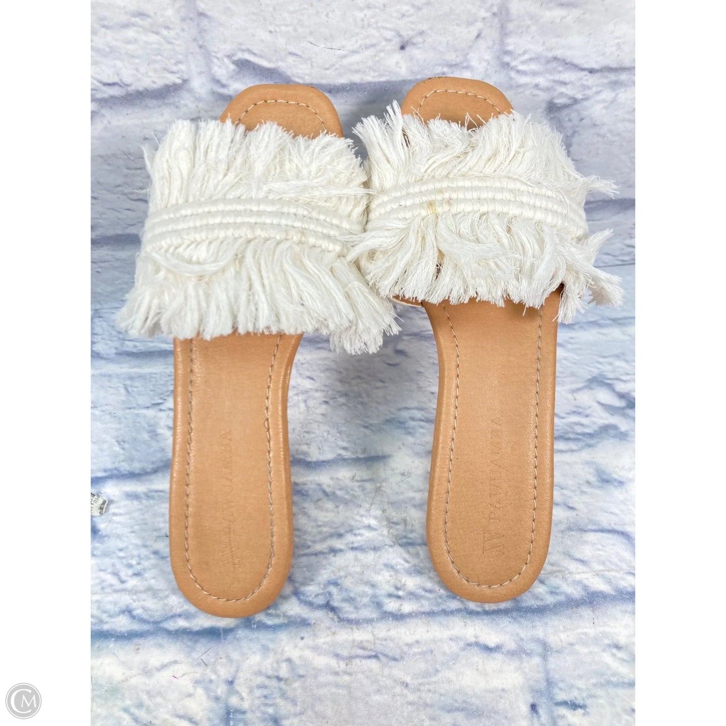 Sandals Flats By Clothes Mentor In White, Size: 10