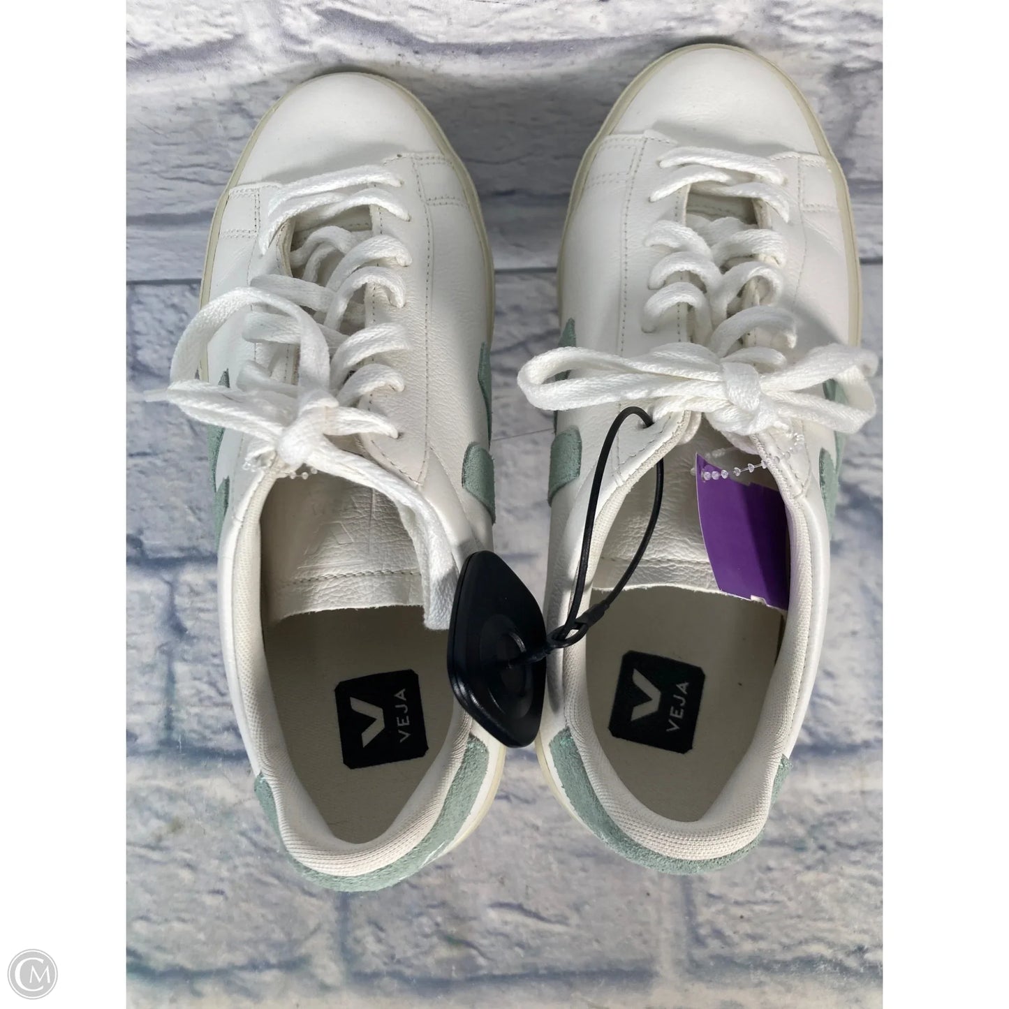 Shoes Sneakers By Veja In White, Size: 10