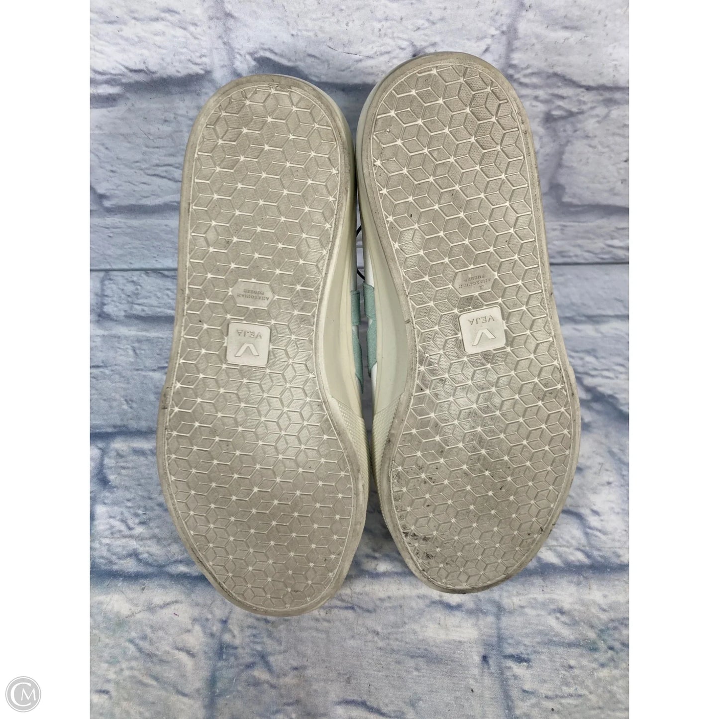 Shoes Sneakers By Veja In White, Size: 10