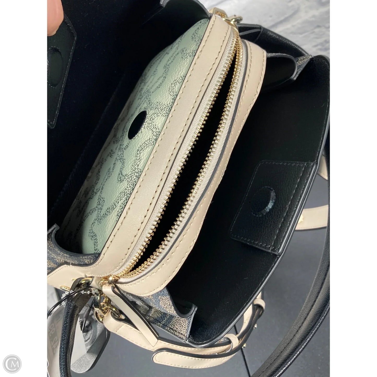 Handbag By Clothes Mentor, Size: Small