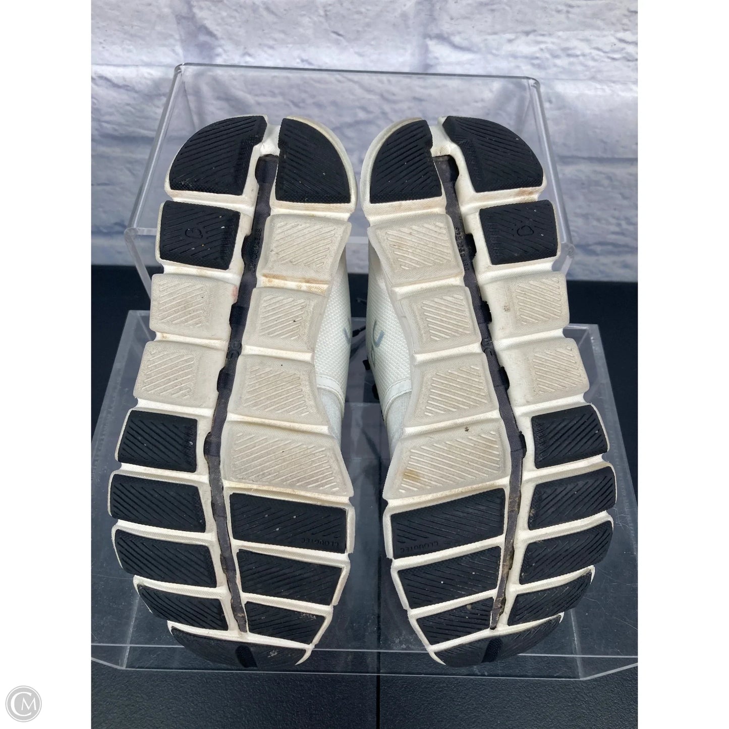 Shoes Athletic By On Cloud In White, Size: 6