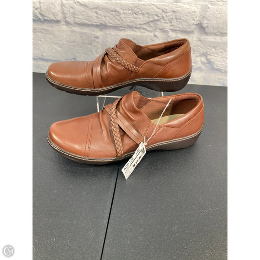 Shoes Flats By Clarks In Brown, Size: 11