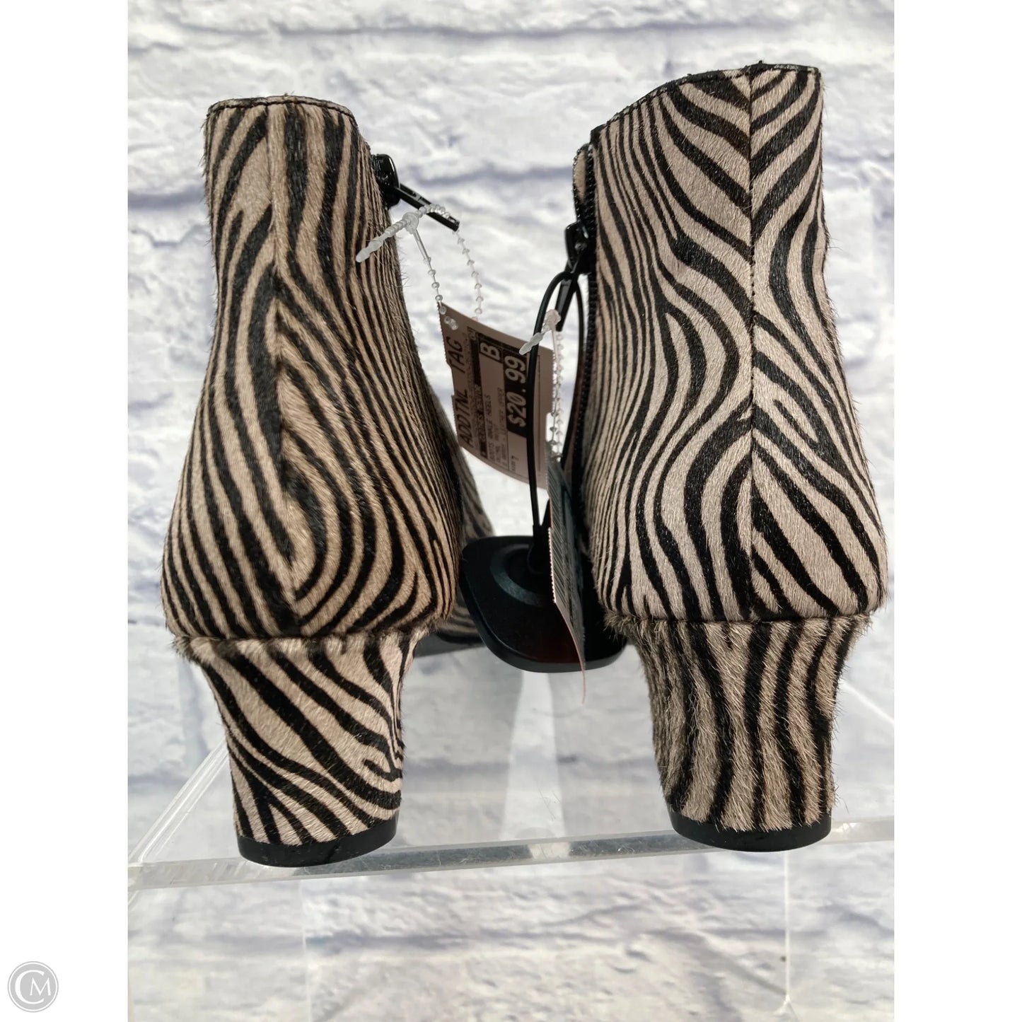 Boots Ankle Heels By Clothes Mentor In Animal Print, Size: 7