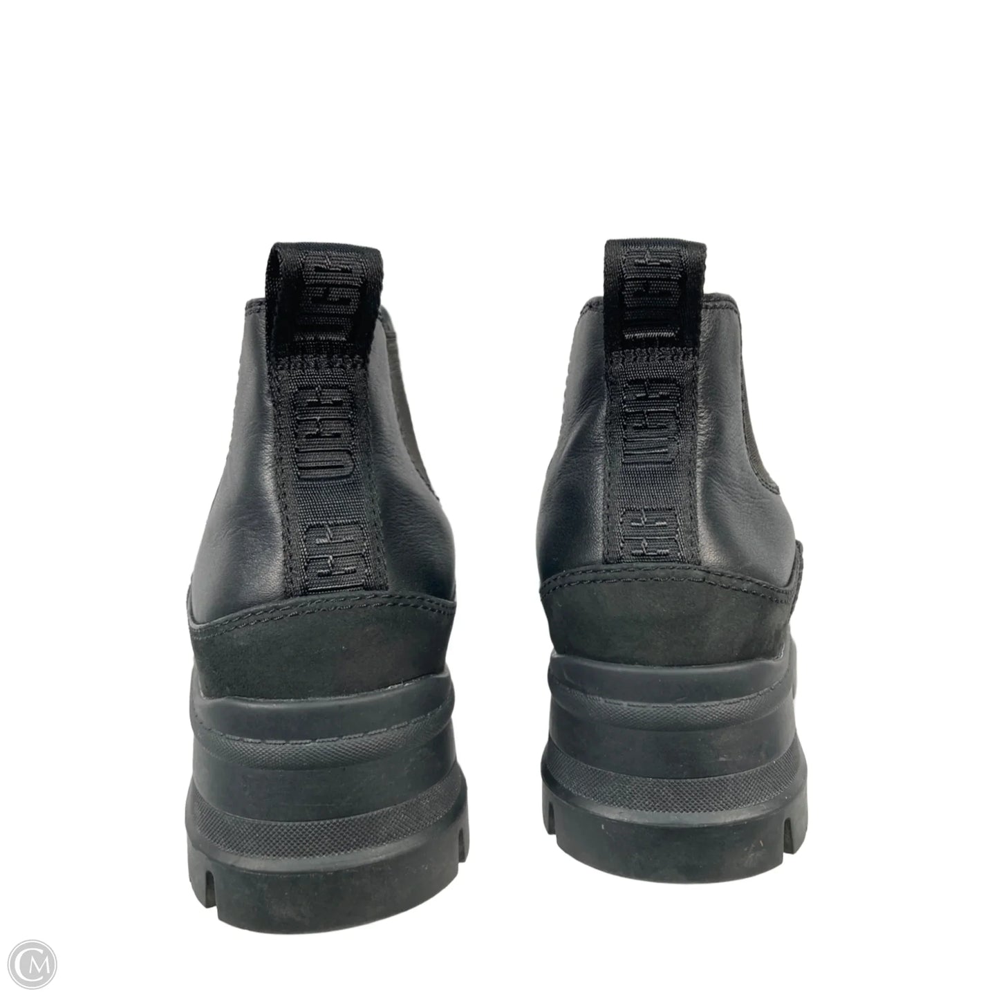 Boots Designer By Ugg In Black, Size: 9