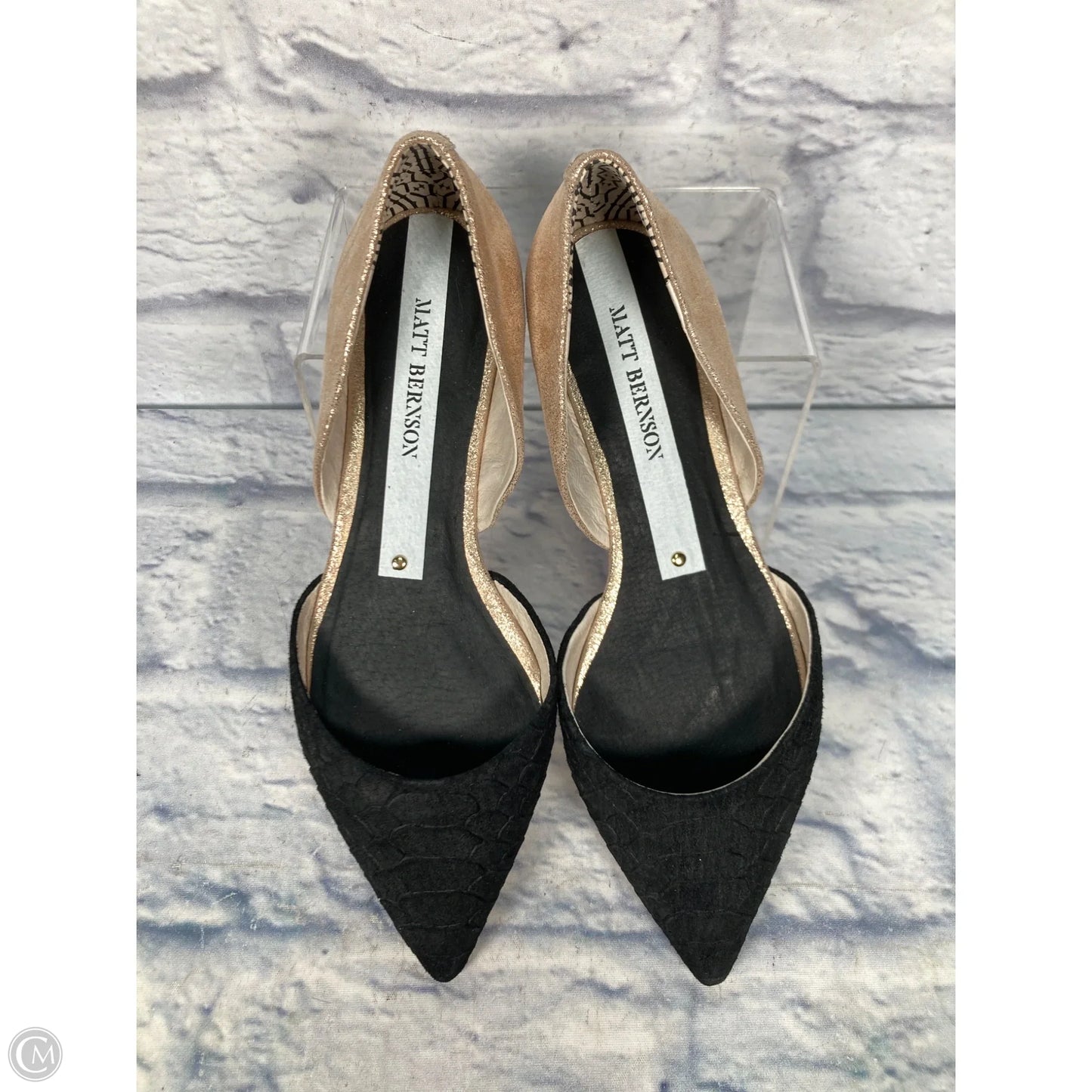 Shoes Flats By Clothes Mentor In Black & Gold, Size: 6